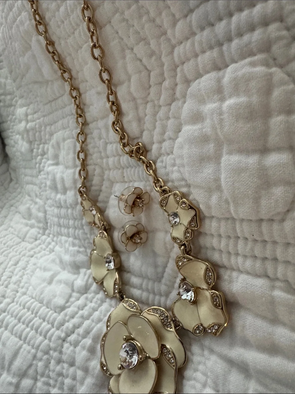 Kate Spade Gold Tone Ivory Flower Statement Necklace and Earrings Set
